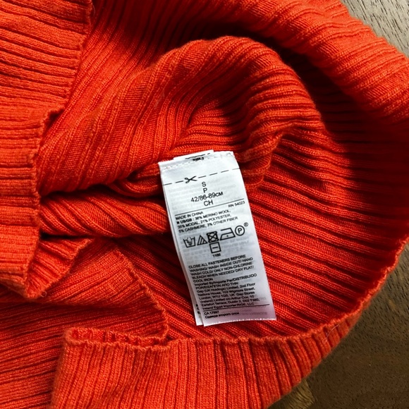 Banana Republic merino wool button down cardigan - coral - Picture 2 of 4